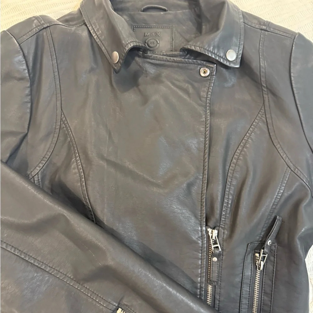Max Studio Charcoal Leather Jacket - Picture 4 of 6